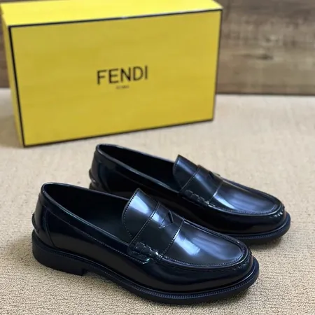 フェンディ ビジネスシューズ
