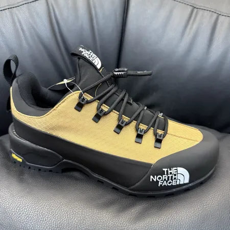 ノースフェイス スニーカー