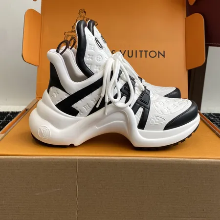 ルイヴィトン スニーカー