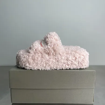 バレンシアガ スリッパ