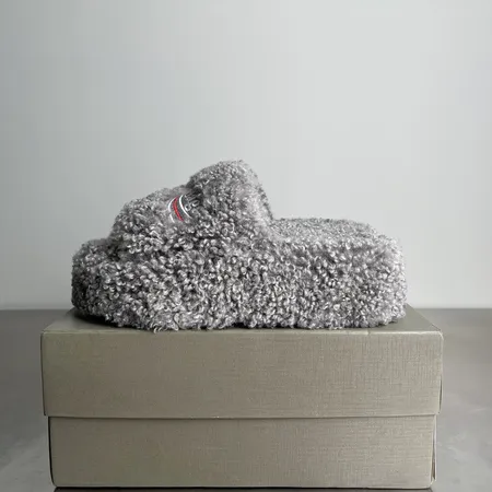 バレンシアガ スリッパ