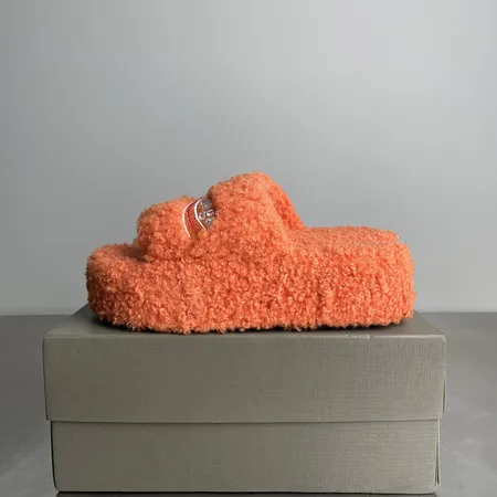 バレンシアガ スリッパ