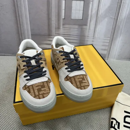 フェンディ カジュアルシューズ