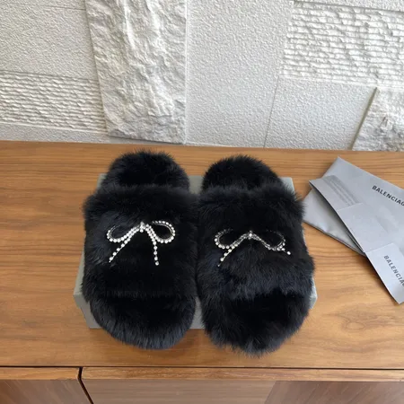 バレンシアガ スリッパ