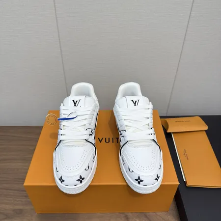 ルイヴィトン カジュアルシューズ