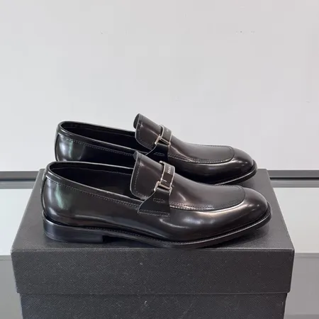 プラダ ビジネスシューズ