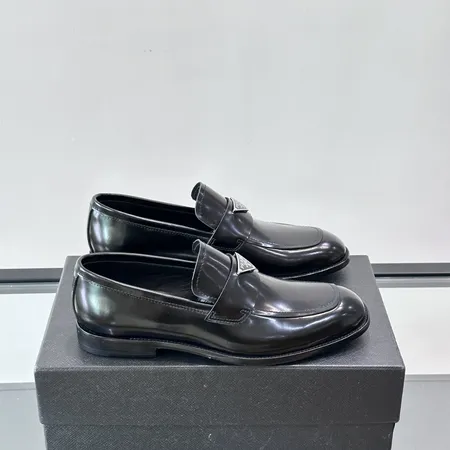 プラダ ビジネスシューズ