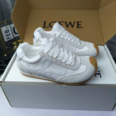 ロエベ スニーカー