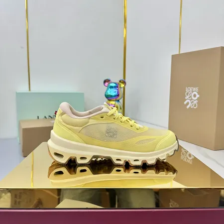 ロエベ スニーカー