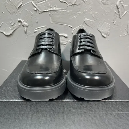 プラダ ビジネスシューズ