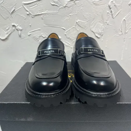 プラダ ビジネスシューズ