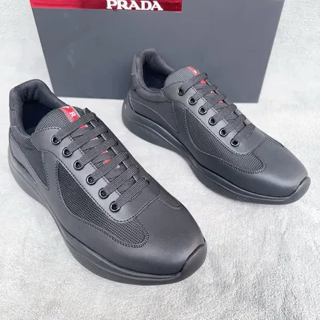 プラダ スニーカー