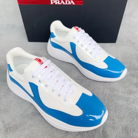 プラダ スニーカー