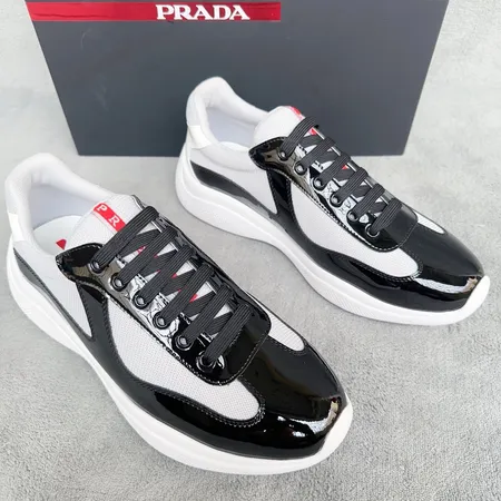 プラダ スニーカー