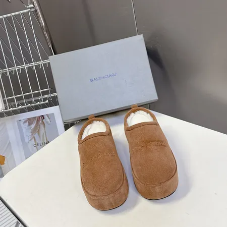 バレンシアガ スリッパ