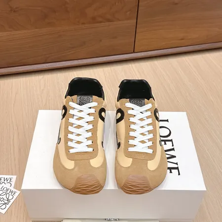 ロエベ スニーカー