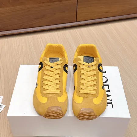 ロエベ スニーカー