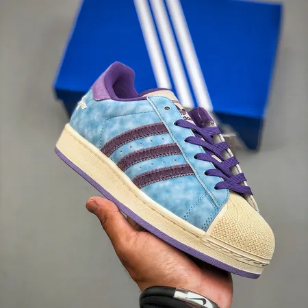 アディダス カジュアルシューズ