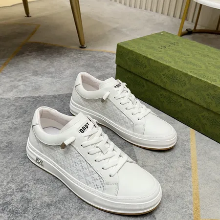 プラダ カジュアルシューズ