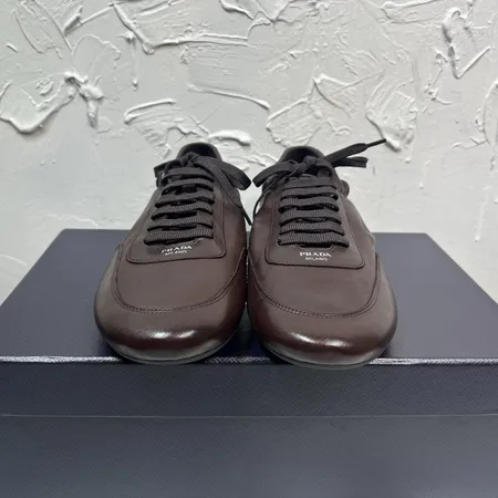 プラダ カジュアルシューズ