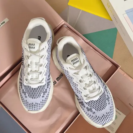 ミュウミュウ スニーカー