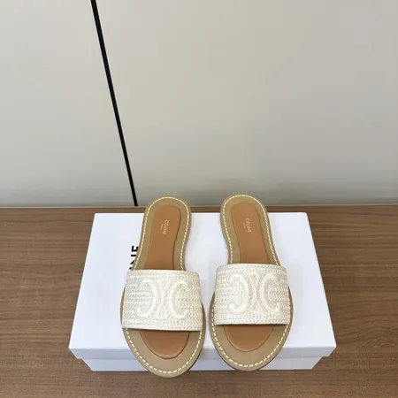 セリーヌ スリッパ