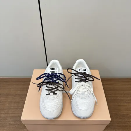 ミュウミュウ スニーカー