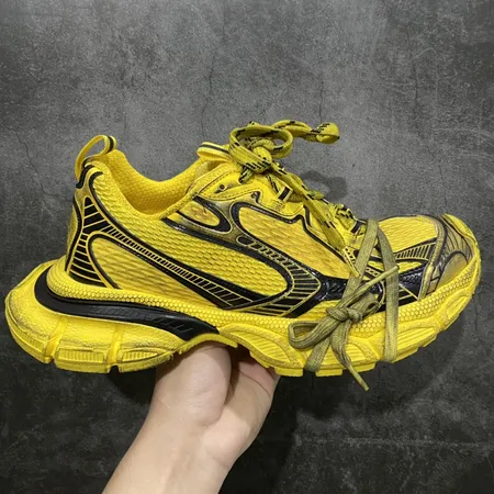 バレンシアガ スニーカー