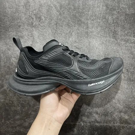 バレンシアガ スニーカー