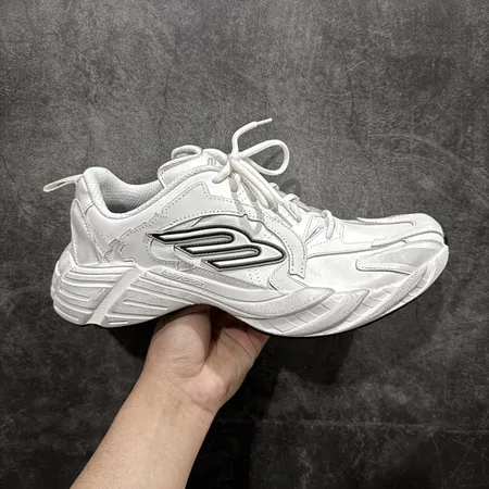 バレンシアガ スニーカー