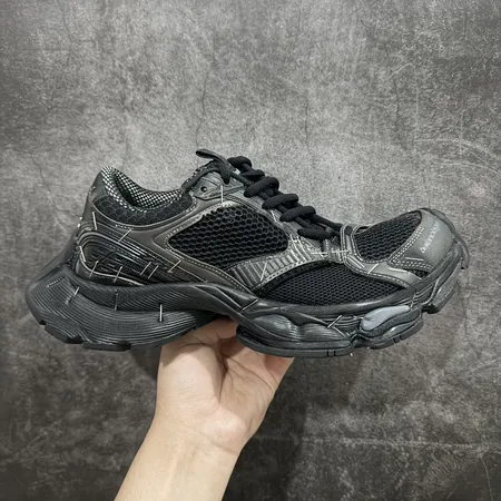 バレンシアガ スニーカー