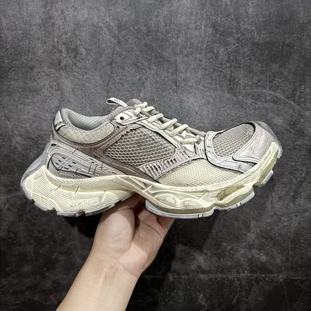 バレンシアガ スニーカー