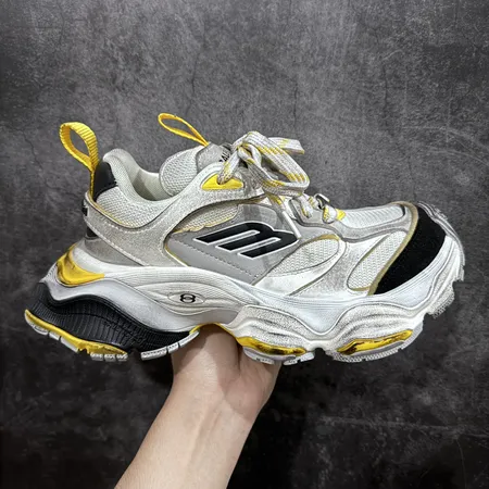 バレンシアガ スニーカー