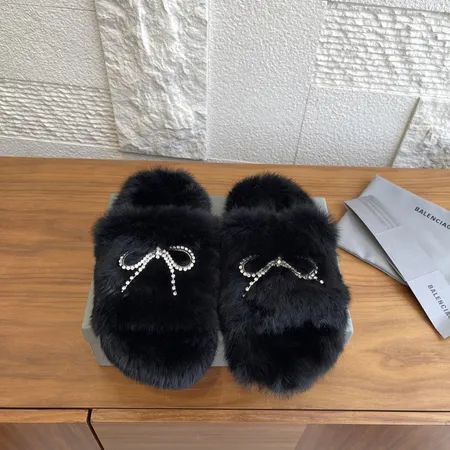 バレンシアガ スリッパ