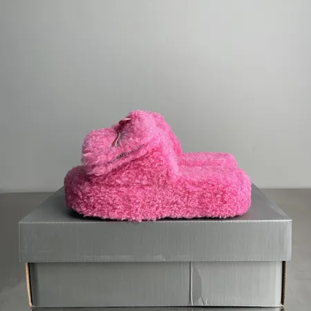 バレンシアガ スリッパ