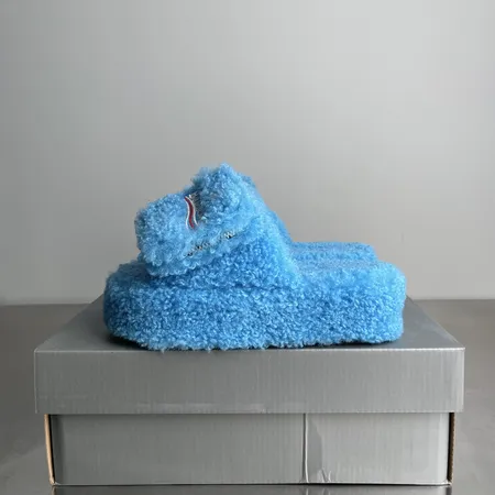 バレンシアガ スリッパ