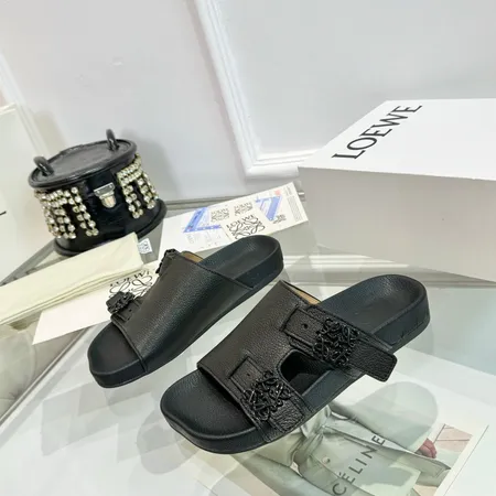 ロエベ スリッパ