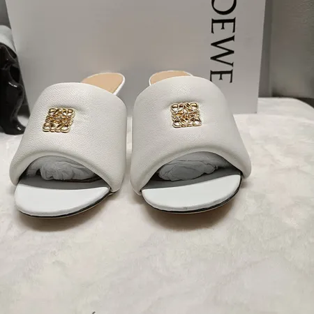 ロエベ スリッパ