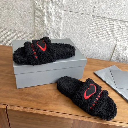 バレンシアガ スリッパ