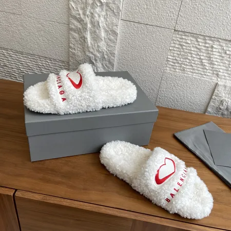 バレンシアガ スリッパ