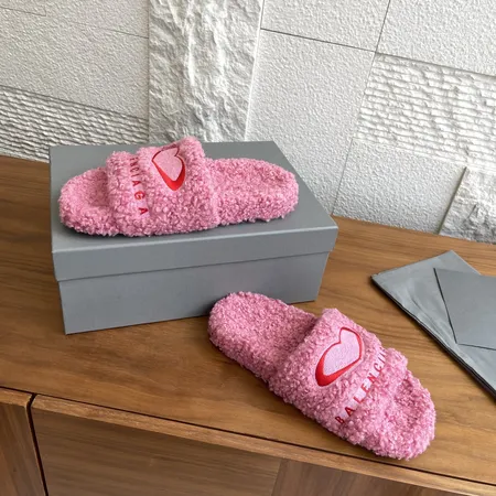 バレンシアガ スリッパ