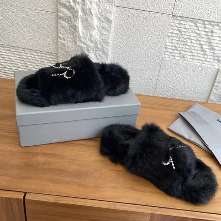 バレンシアガ スリッパ