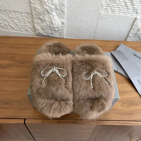 バレンシアガ スリッパ