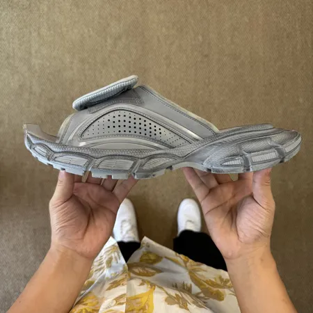 バレンシアガ スリッパ