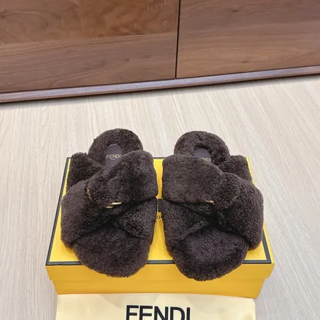 フェンディ スリッパ