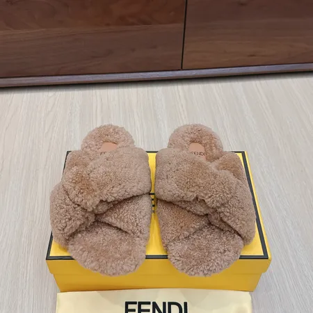 フェンディ スリッパ