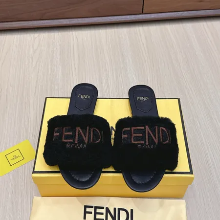 フェンディ スリッパ