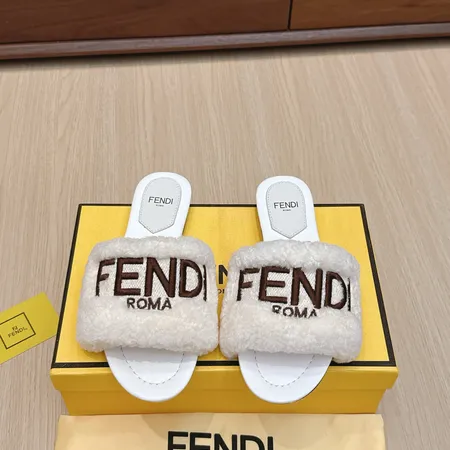 フェンディ スリッパ