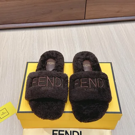 フェンディ スリッパ