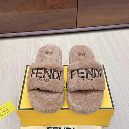 フェンディ スリッパ